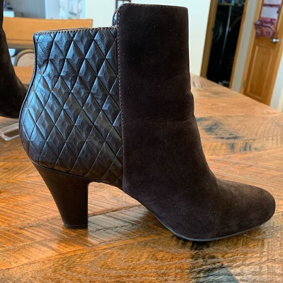 𝅺BCBGeneration “ Dawn” Faux Suede/Leather Ankle Boots 8.5 - Picture 2 of 12